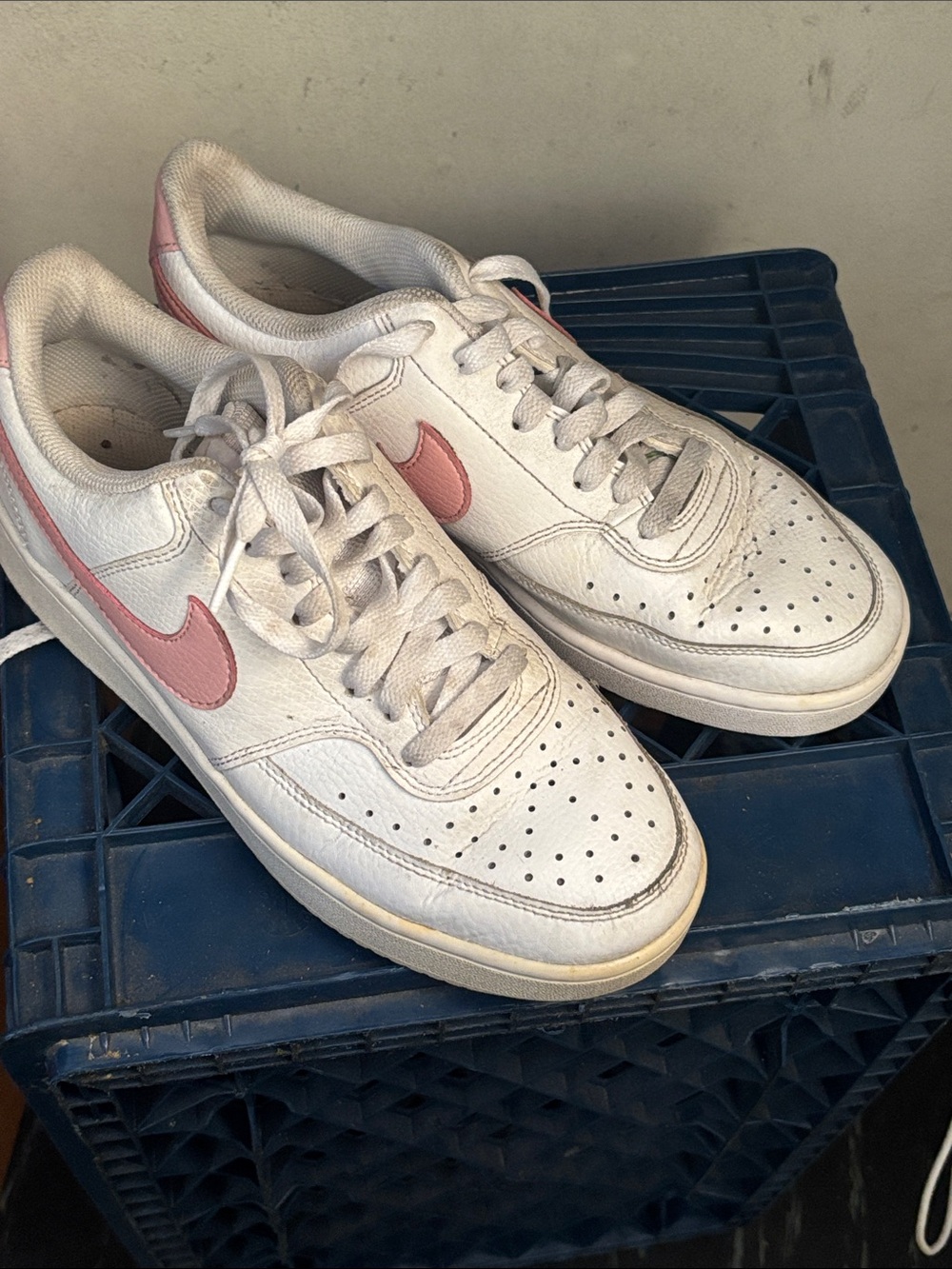 Nike White Low-Top Sneakers with Pink Swoosh